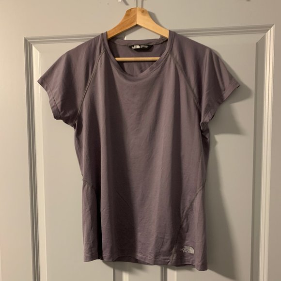 The North Face Women's Training T-Shirt in Gray, Size L - Picture 2 of 7